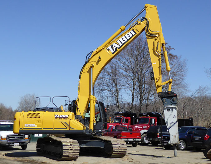 Construction Equipment and Truck Rental in Wakefield MA